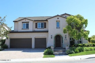 Building Photo - 1555 Arroyo View St