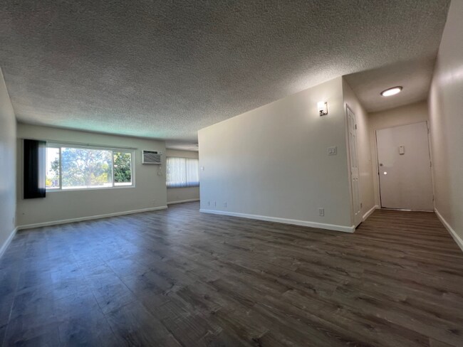 Foto del edificio - 13423 Burbank Blvd