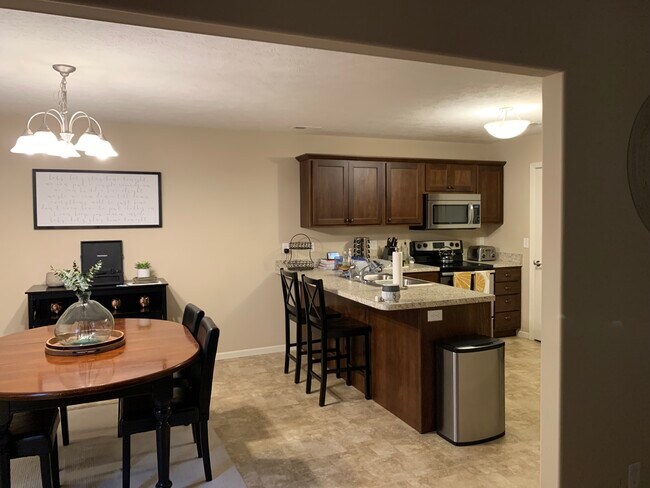 Building Photo - 2605 Blueline Cir