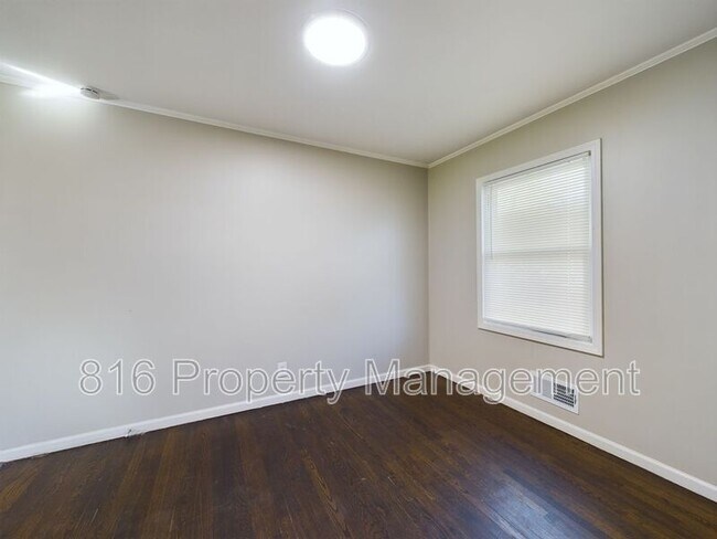 Foto del edificio - 10001 Bellaire Ave