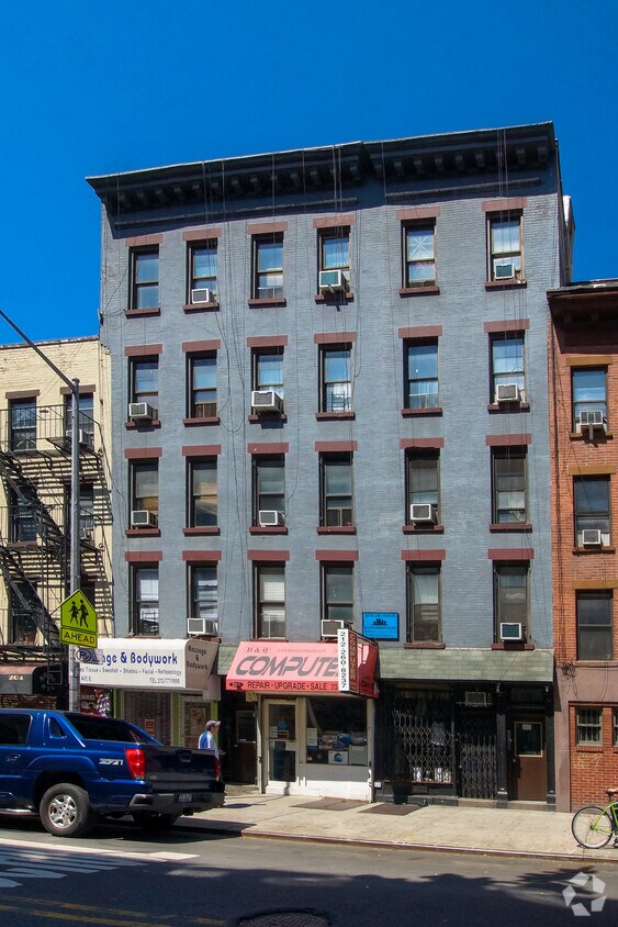 Primary Photo - 208 Avenue B