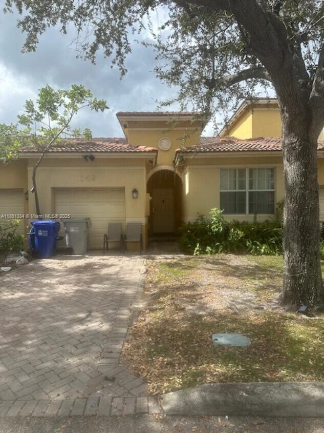 Foto principal - 649 NW 21st Ave