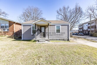 Building Photo - 1018 Clemmons St