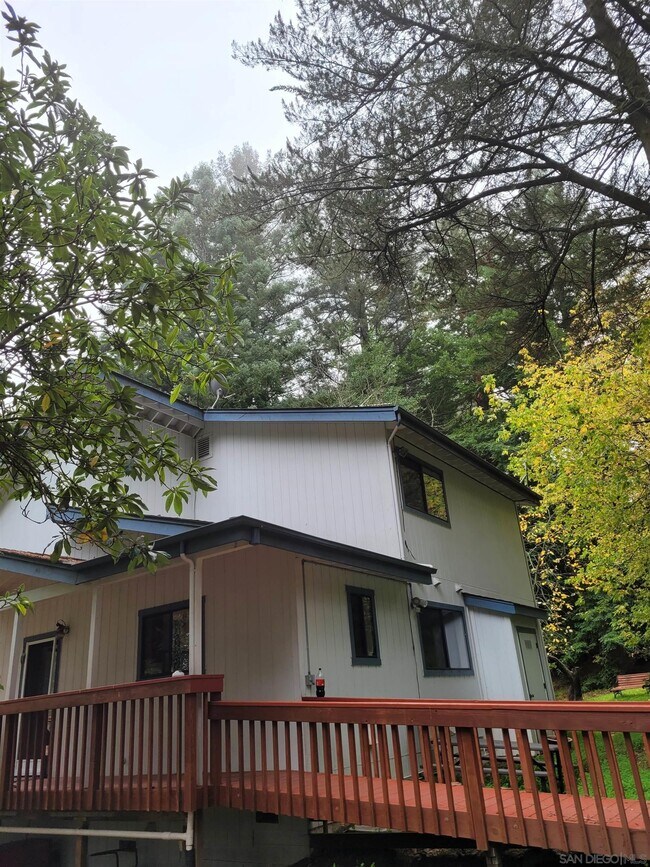 Building Photo - 16885 Laurel Rd