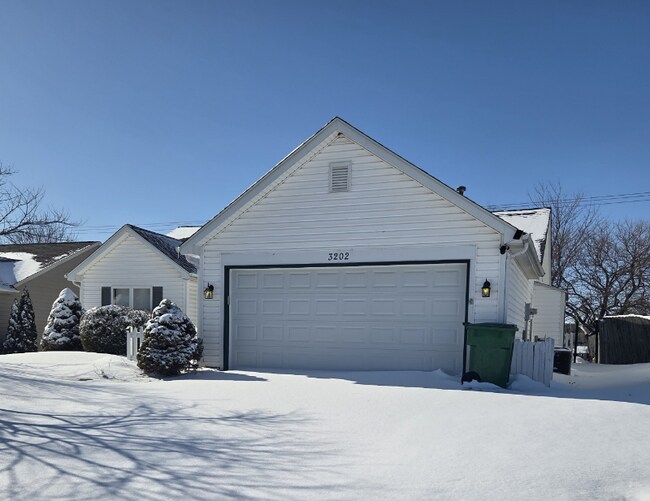 Foto del edificio - 3202 Bowfield Way