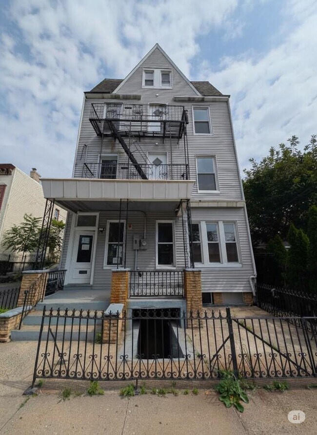 Building Photo - 10 Sherman Pl