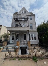 Building Photo - 10 Sherman Pl