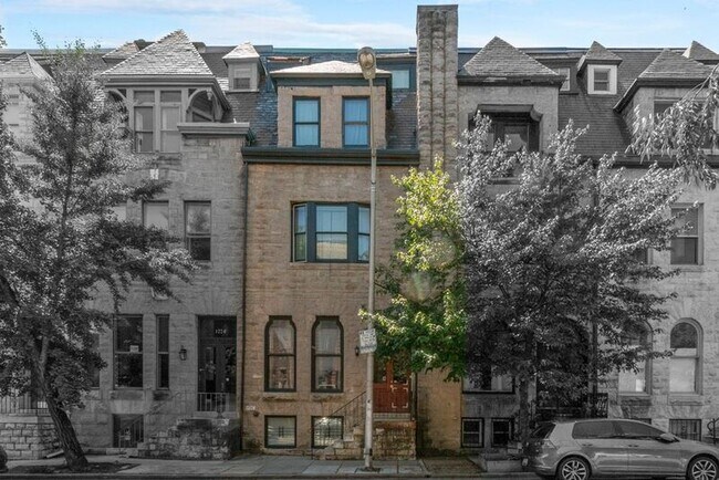 Foto del edificio - 1226 N Calvert St