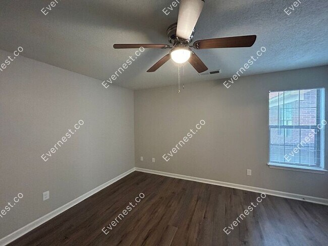 Building Photo - 6832 Maury Dr