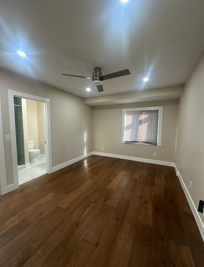 Foto del edificio - 320 E Maple Ave