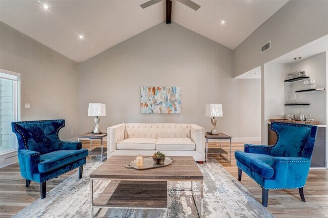 Foto del edificio - 1371 Beaujolais Ln