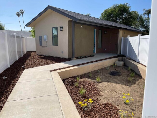 Building Photo - 434 Emilia Pl