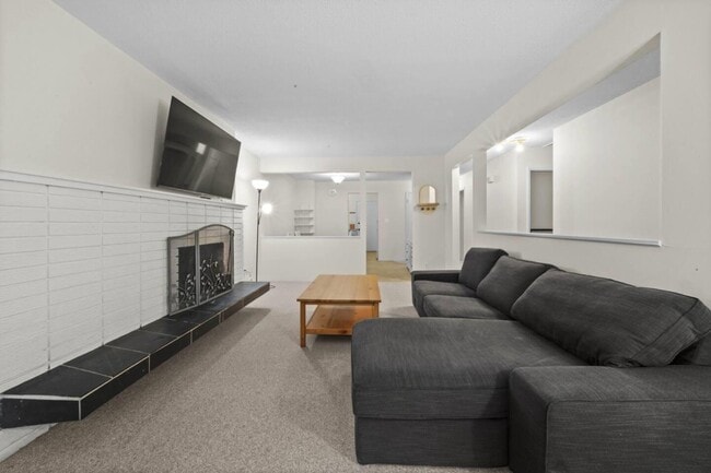 Building Photo - 2271 128 STREET