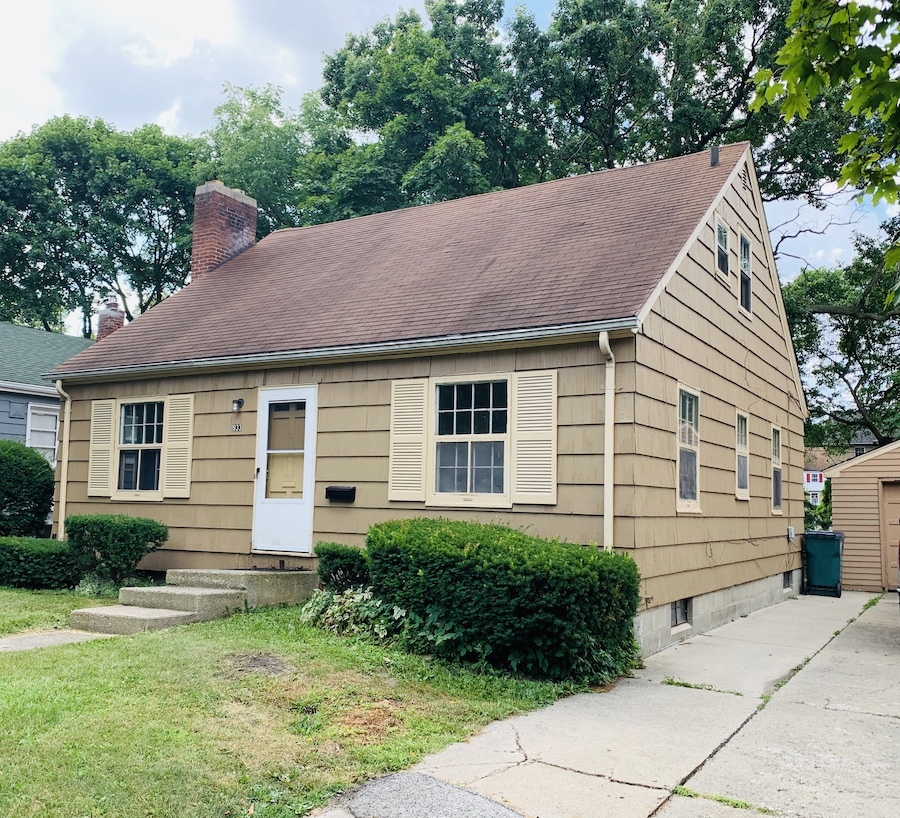 Primary Photo - 933 W Grand River Rd