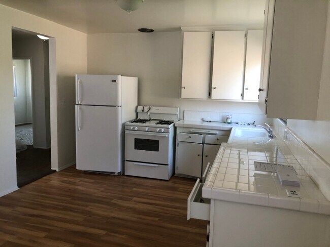 Foto del edificio - 525 N Marguerita Ave