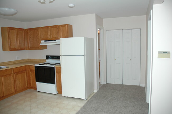 2nd closet & bath entrance - 925 County Rte 29