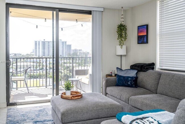 Foto del edificio - 801 N Ocean Blvd