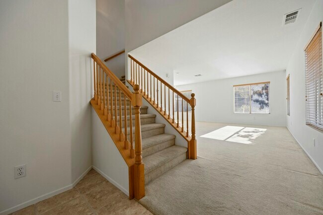 Building Photo - 39312 Vía Belleza