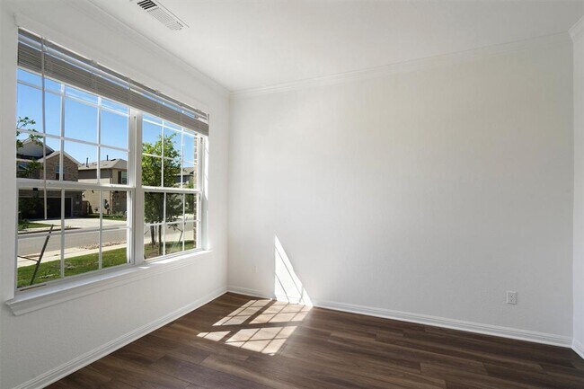 Building Photo - 325 Harbors Ln