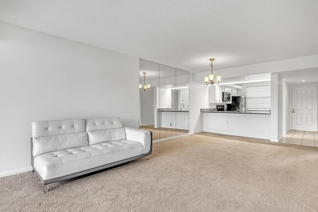 Foto del edificio - 3511 Village Blvd