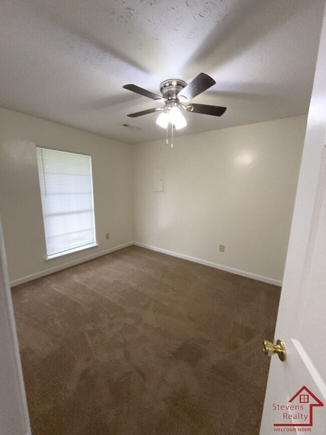Building Photo - 235 Dogwood Pointe Dr