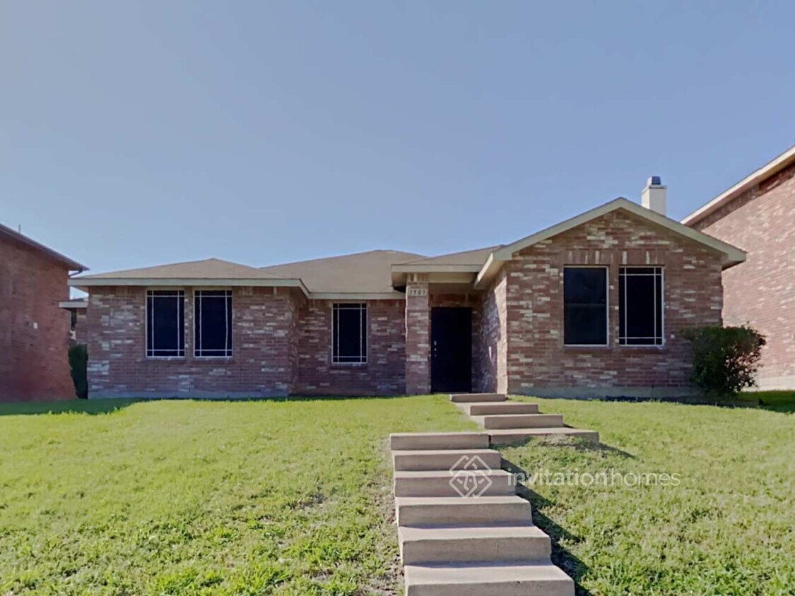 Primary Photo - 1503 Honey Bee Ln