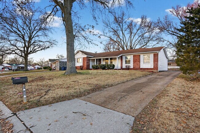 Foto del edificio - 2385 Greenbriar Dr