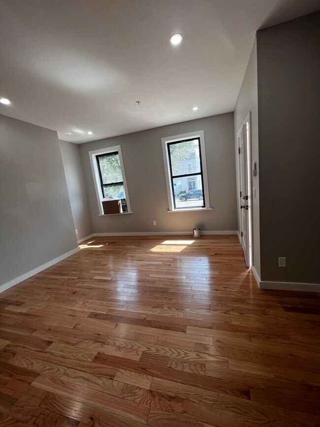 Building Photo - 529 Clinton Ave llc