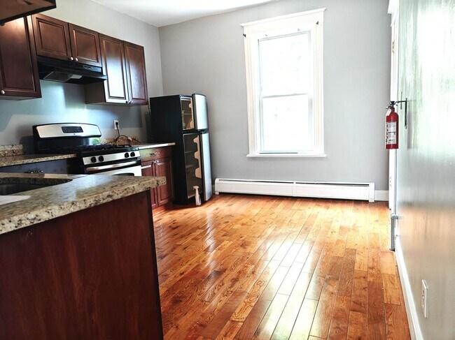 Foto del edificio - 104 Winnikee Ave