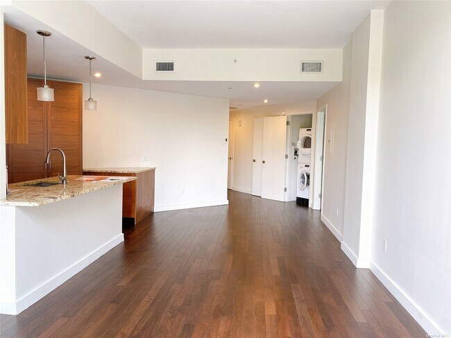 Foto del edificio - 108-20 71st Ave