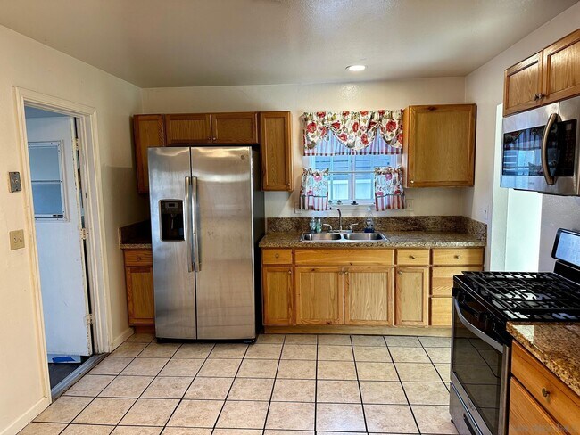 Foto del edificio - 7267 Gatewood Ln