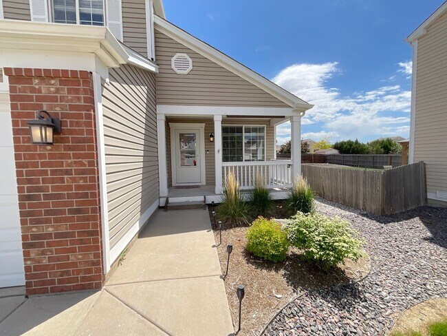 Foto del edificio - 4 Bedroom Home Available Near N Powers Bl ...