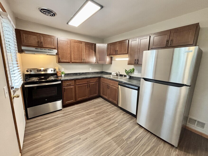 Town's Edge Apartments