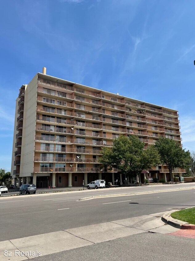 Foto principal - 2 br, 1 bath House - 2225 E Buchtel Blvd #903