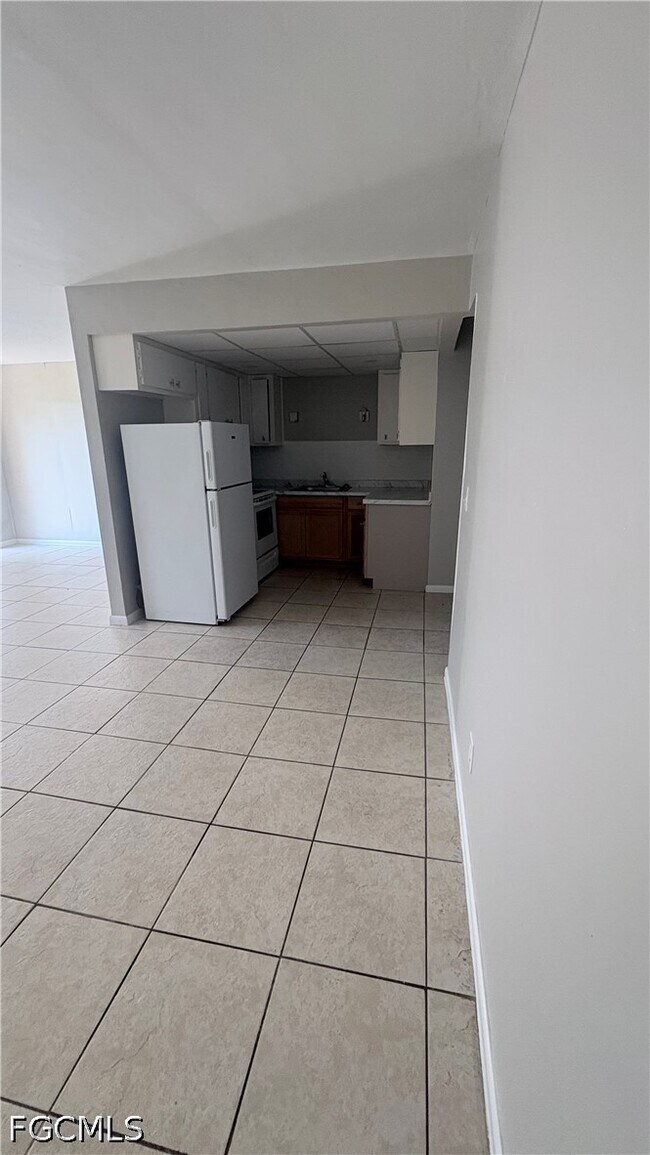 Building Photo - 712 Karlov St