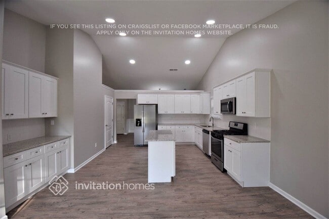 Building Photo - 1044 Southwood Dr