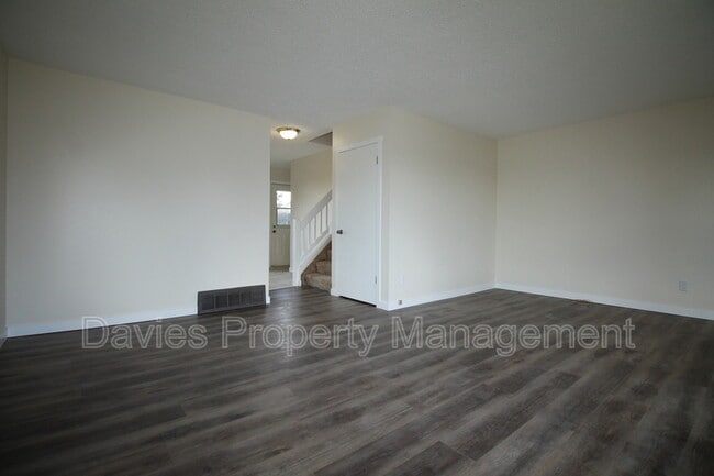 Building Photo - 8703-8727 27 Ave NW