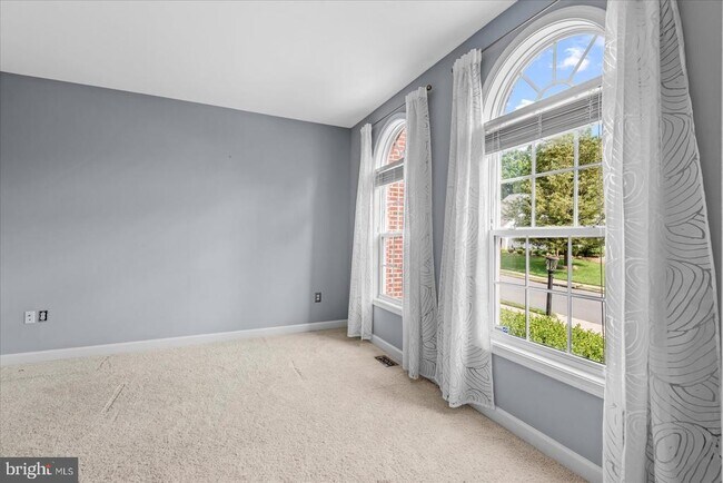 Building Photo - 10235 Antietam Ct