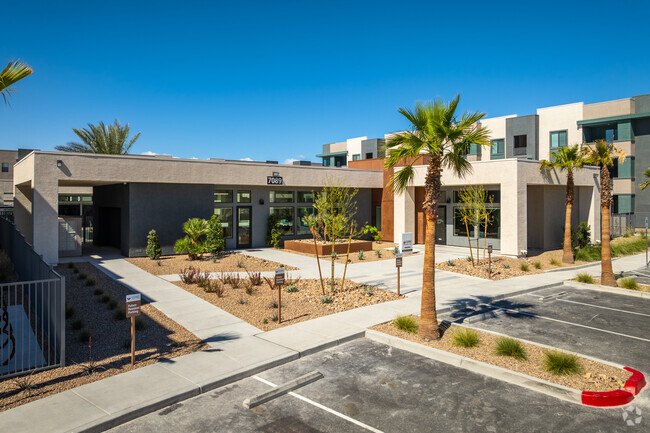 Clubhouse Exterior - SYNC APARTMENT HOMES