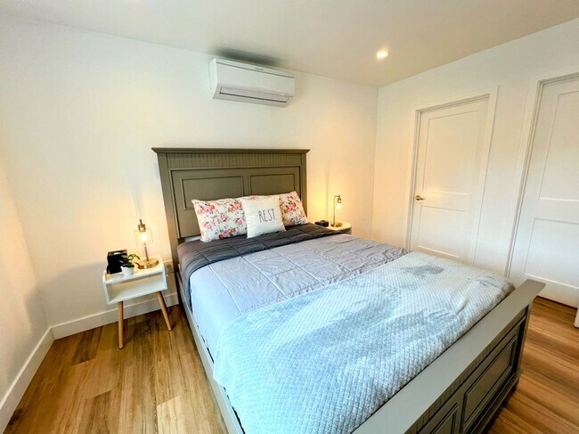 Foto del edificio - 5311 Lockhurst Dr