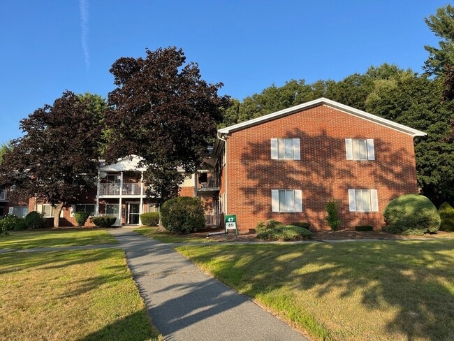 Building Photo - 49 Bayberry Dr