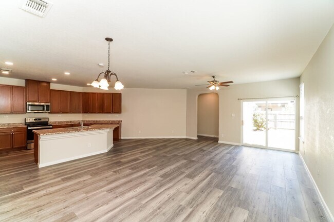 Building Photo - 2012 Brandywine Dr