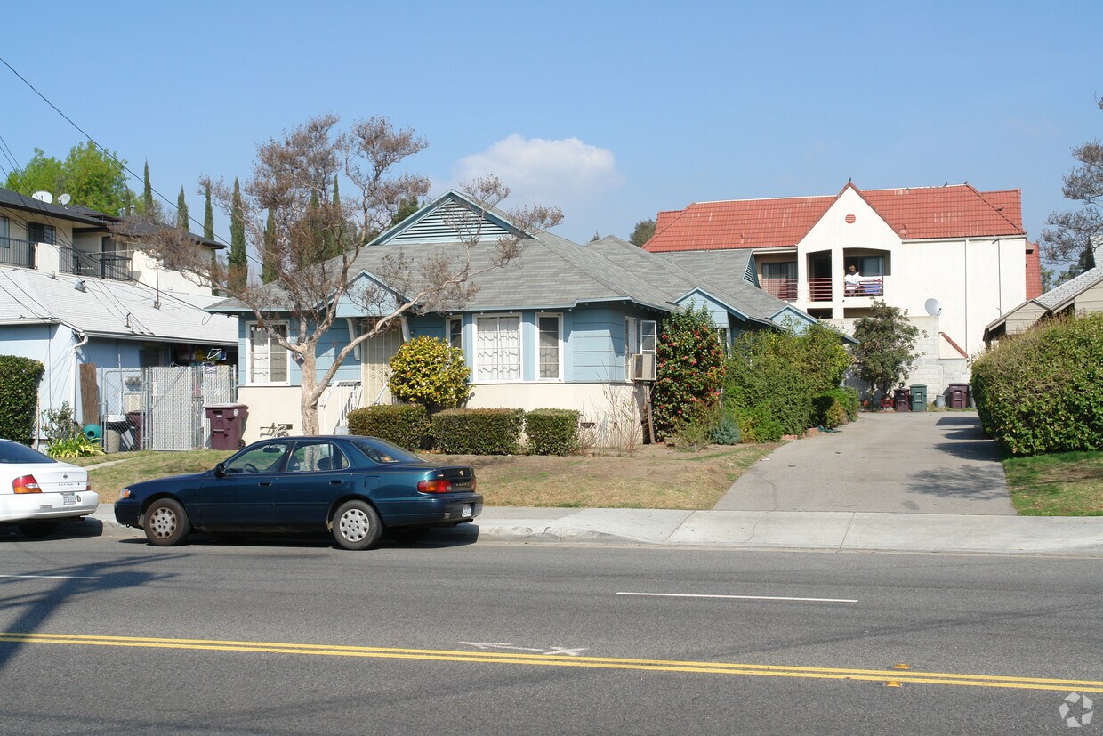Primary Photo - 1001 E Chevy Chase Dr