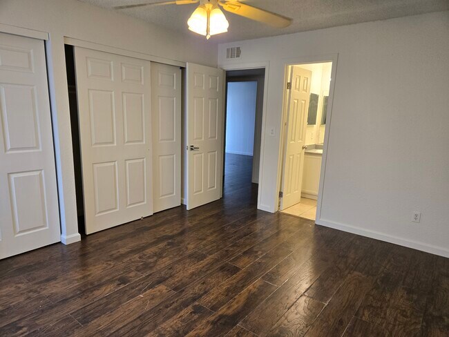 Foto del edificio - 18043 E Ohio Ave