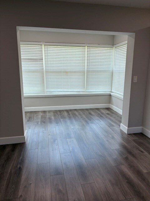 Comedor - 7015 Cedarhurst Dr