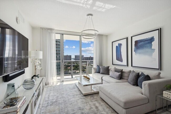 Foto del edificio - 300 Sunny Isles Blvd
