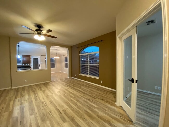 Building Photo - MIRAMAR