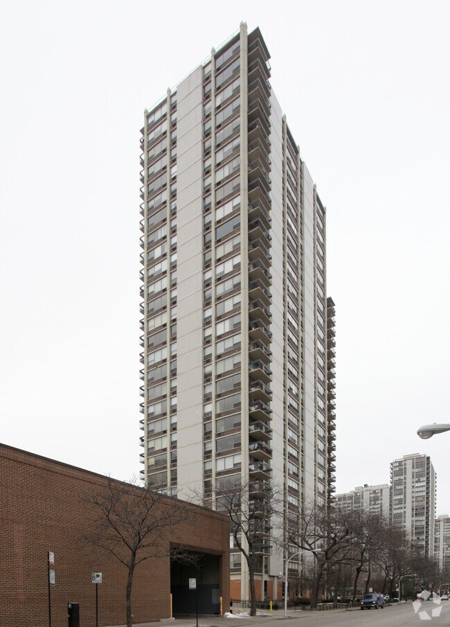 Eliot House Apartments Chicago, IL