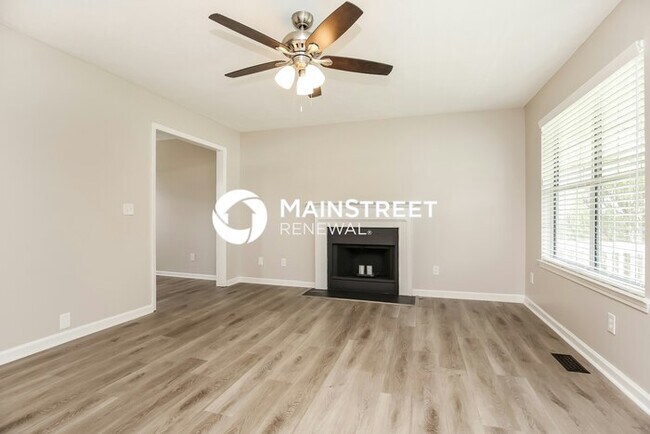 Building Photo - 4 Bedroom Pet-Friendly Home in Hermitage, ...