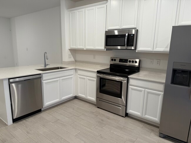 Building Photo - 3409 SW 34th Avenue Cir